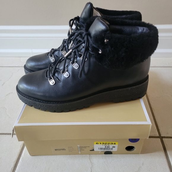 Michael Kors winter putnam bootie - Picture 2 of 4